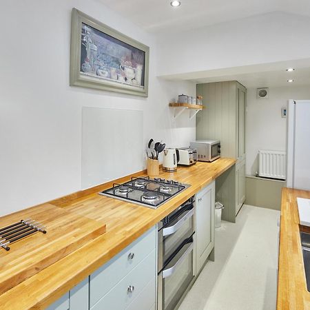 Host & Stay - 1 Coastguard Cottages Скарбъро Екстериор снимка