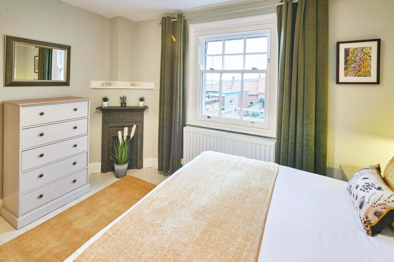Host & Stay - 1 Coastguard Cottages Скарбъро Екстериор снимка