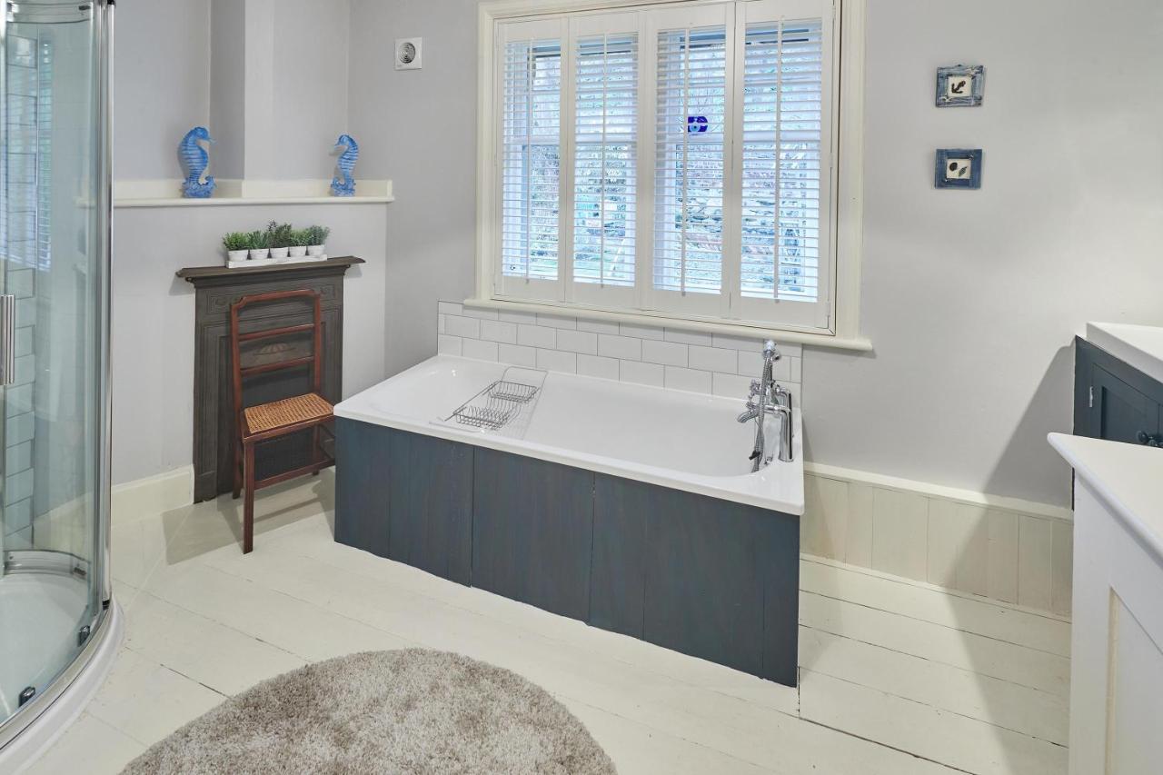 Host & Stay - 1 Coastguard Cottages Скарбъро Екстериор снимка